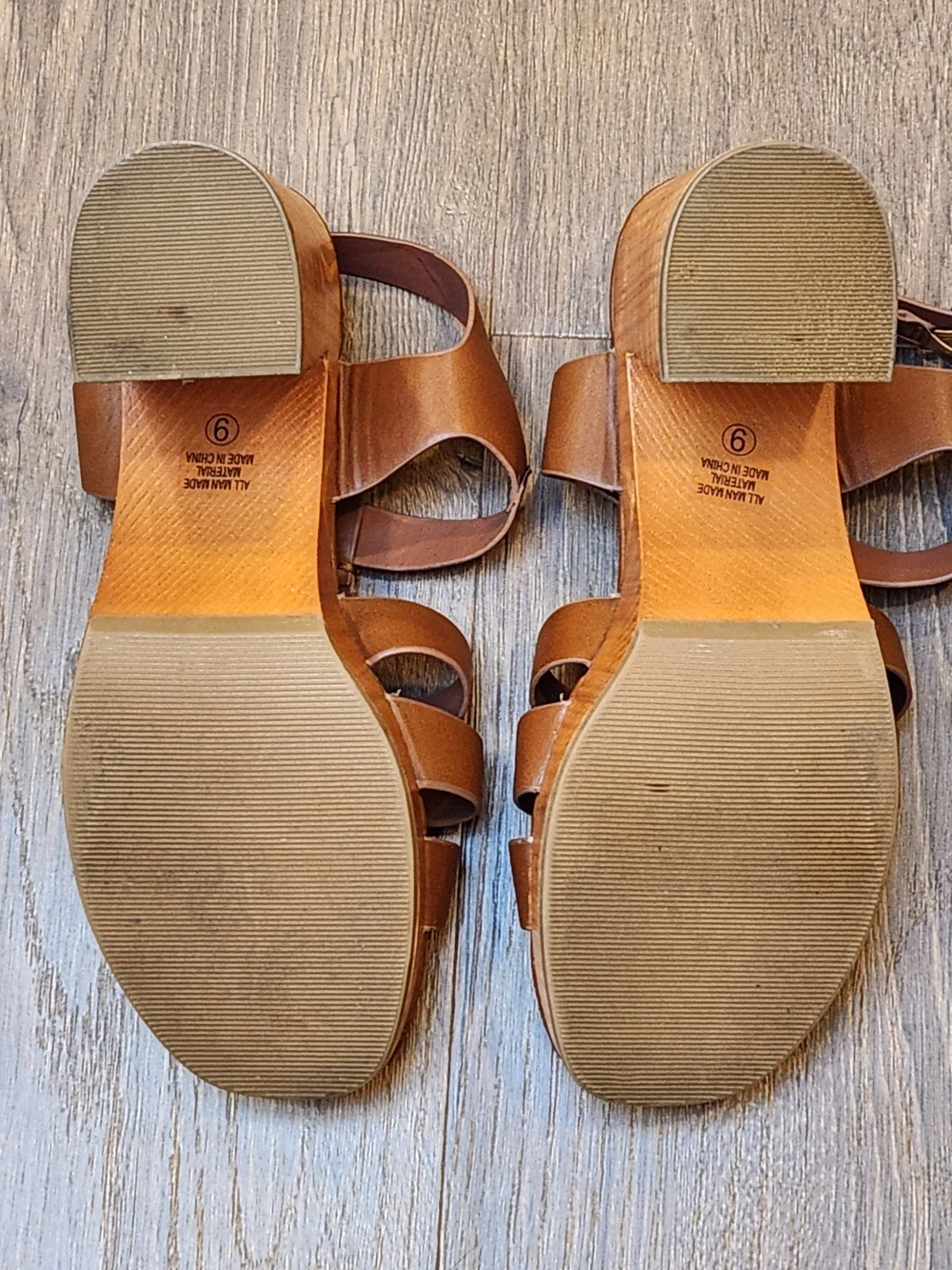 City Classified Brown Strappy Platform Block Heel Sandals - Size 6 - EUC